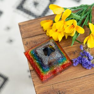 Pirámide de Orgonita 7 Chakras - Turmalina Negra (90 mm)